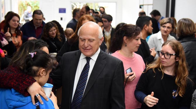 LIFSCHITZ RECORRIÓ EN ROSARIO EL CENTRO EDUCATIVO TERAPÉUTICO «MI LUGAR»