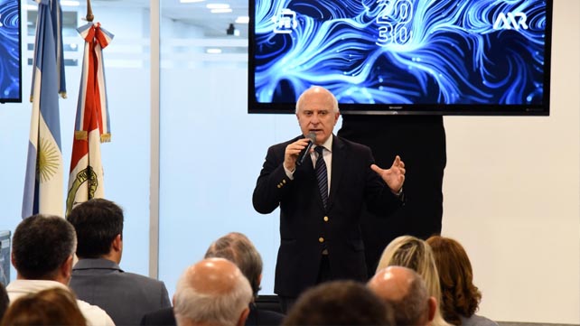LIFSCHITZ FIRMÓ UN ACTA PARA GARANTIZAR LA CONTINUIDAD DE LAS OBRAS EN EL AEROPUERTO DE ROSARIO