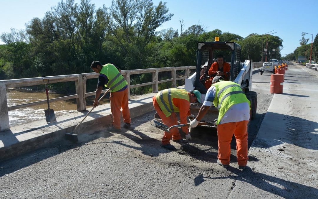 AVANZAN LAS OBRAS EN EL PUENTE DE LA RN 11 SOBRE EL RÍO CARCARAÑÁ