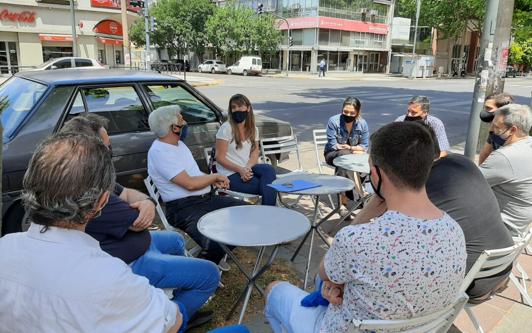 Mónica Ferrero visitó el Paseo Comercial San Martín Sur y mantuvo una reunión con vecinos y comerciantes.