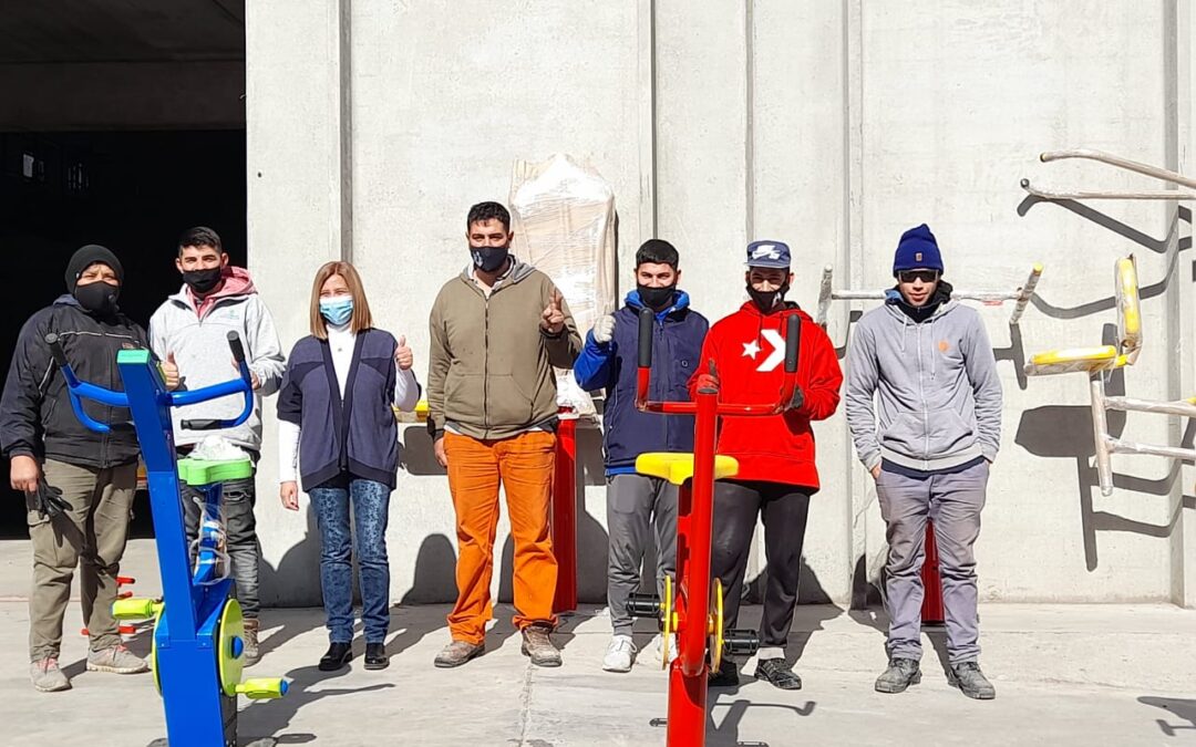 Presentaron innovadores juegos recreativos para la futura plaza del barrio Fátima