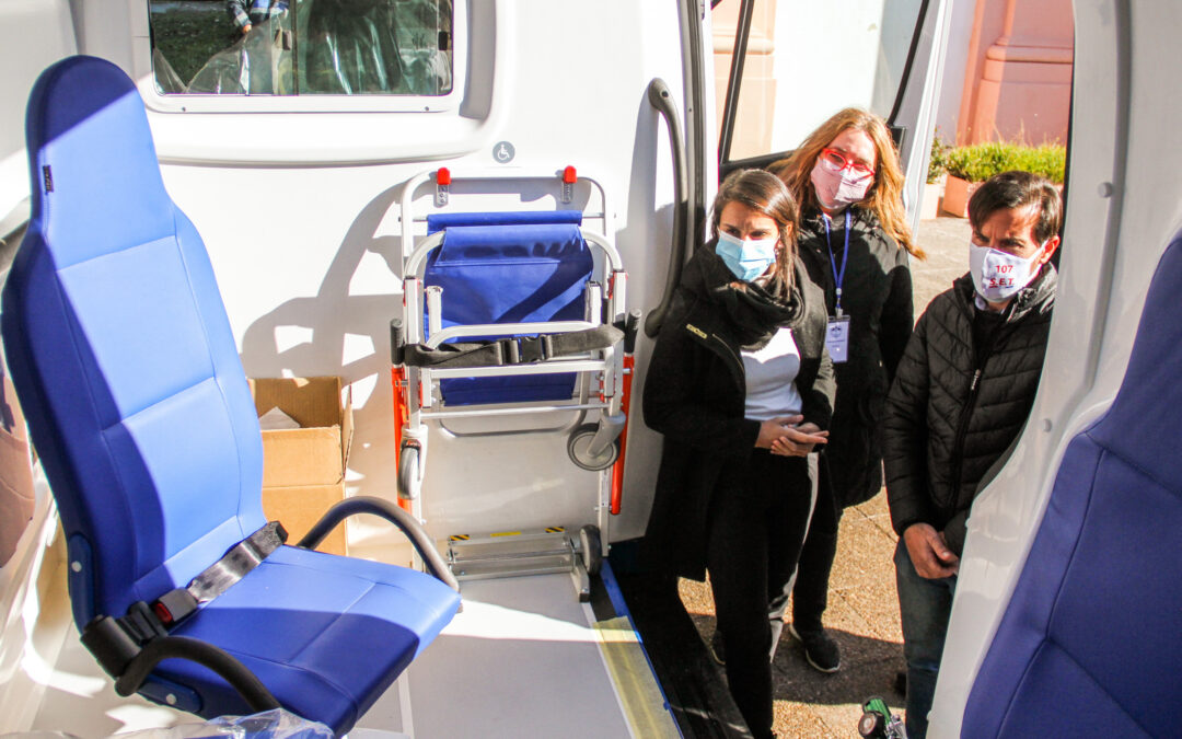 La provincia entregó una ambulancia de alta complejidad a la ciudad de San Lorenzo