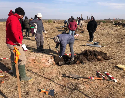 Excavación en busca de restos arqueológicos en Melincué: «Queremos rescatar las voces de la historia»