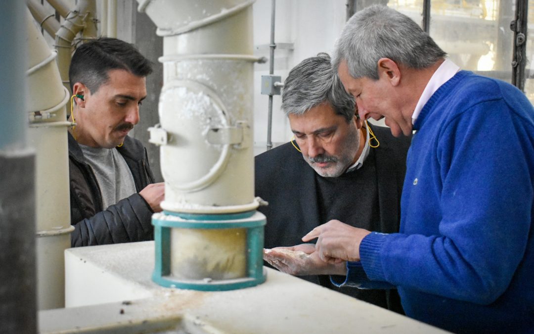 Mossuz visitó pymes industriales de Roldán y recorrió obras en el parque industrial