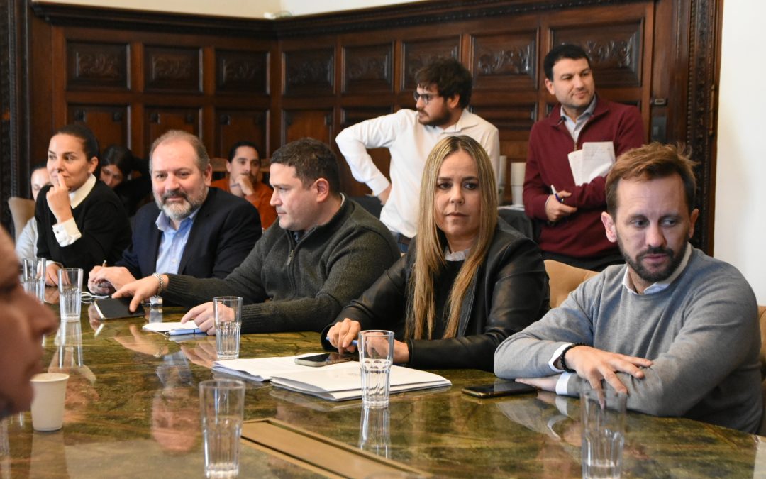 JUNTOS POR EL CAMBIO NO AVALA OBRAS EN BARRIOS SIN LICITACIÓN PÚBLICA EN ROSARIO