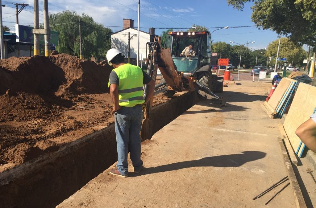 La provincia avanza en la renovación de la red cloacal de San Lorenzo