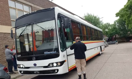 No pasaron los controles municipales colectivos que debían llevar a niños de Roldán