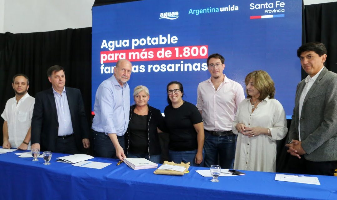 Perotti encabezó la apertura de ofertas para llevar agua potable a Barrio Toba de la ciudad de Rosario