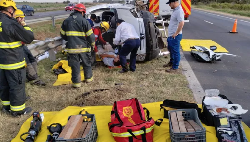 Capitán Bermúdez: un herido en espectacular vuelco en la autopista a Santa Fe