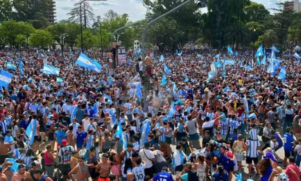 Venado Tuerto celebró en paz la obtención de la copa del Mundo en un marco multitudinario