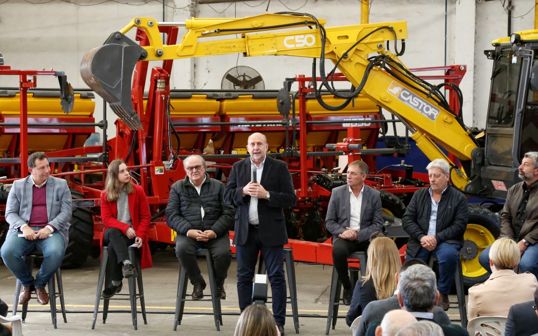 Perotti y De Mendiguren presentaron programas para fortalecer la industria de bienes de capital y el sector agroindustrial