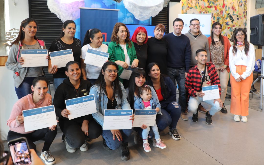 La provincia entregó certificados a participantes de cursos de formación laboral