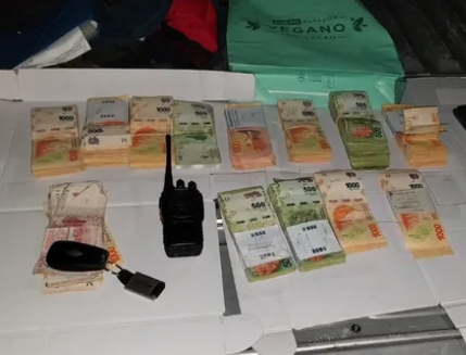 Iban hacia San Lorenzo armados y fueron detenidos por Gendarmería en el peaje de Carcarañá