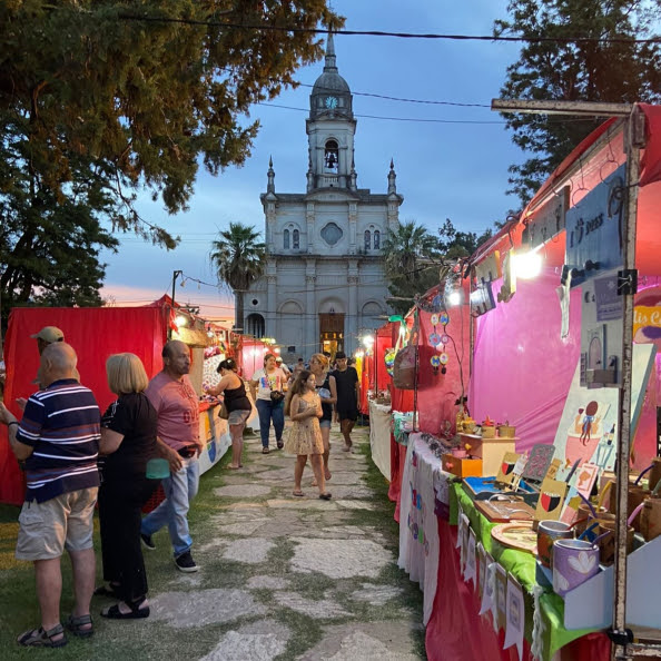 La Municipalidad desarrolló con gran éxito la Feria Navideña en Plaza Libertad