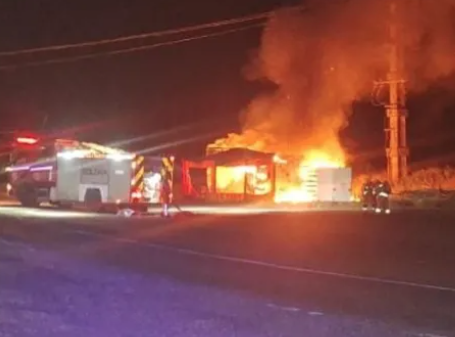 Incendio en Ricardone: daños totales en un «carrito» de comidas