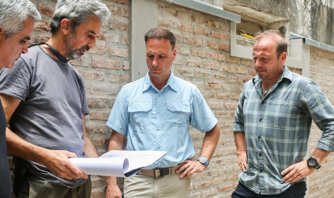 Rosario: Enrico recorrió las viviendas que Provincia construye en Barrio República La Sexta