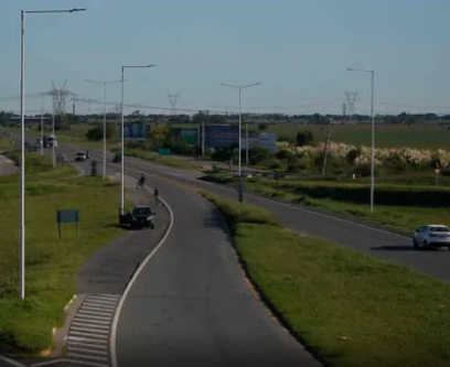 Hace un mes que no hay luz en la rotonda de la autopista y la A012