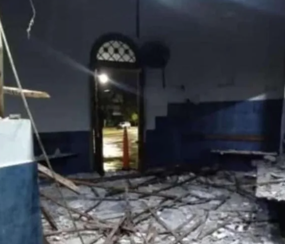 Se desplomó el techo de una seccional en San Lorenzo: el edificio fue clausurado