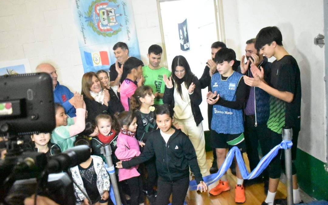 De Grandis inauguró reformas, ampliación y nuevo vestuario del Club Paraná