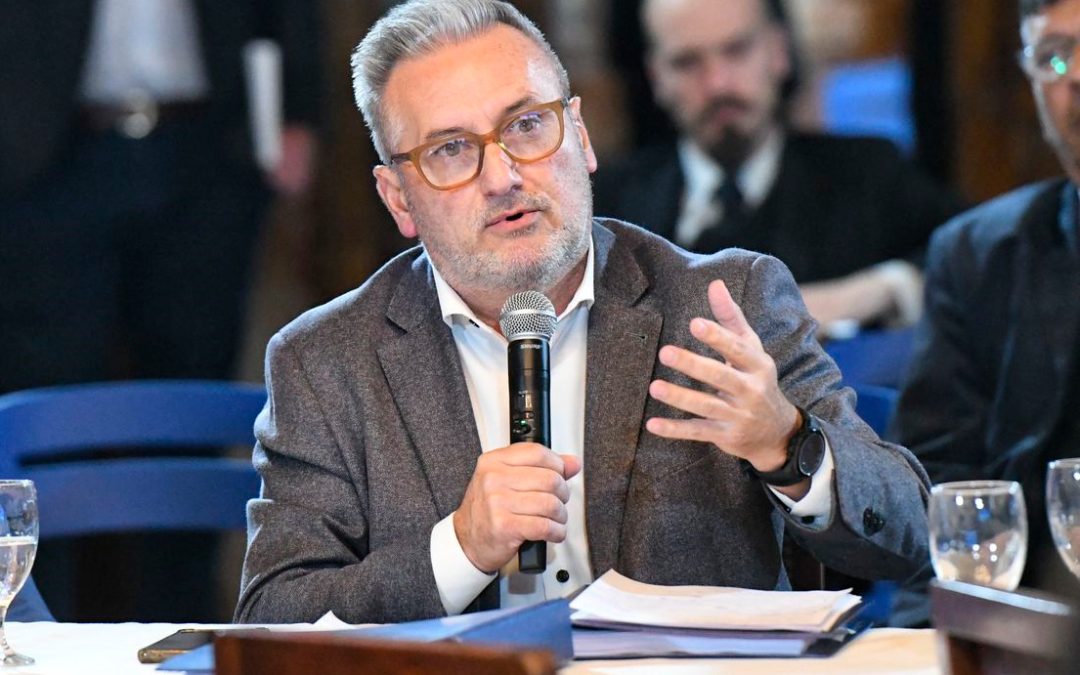 Lewandowski: «No hay una mirada integral de desarrollo de nuestra industria; la política energética lo confirma»