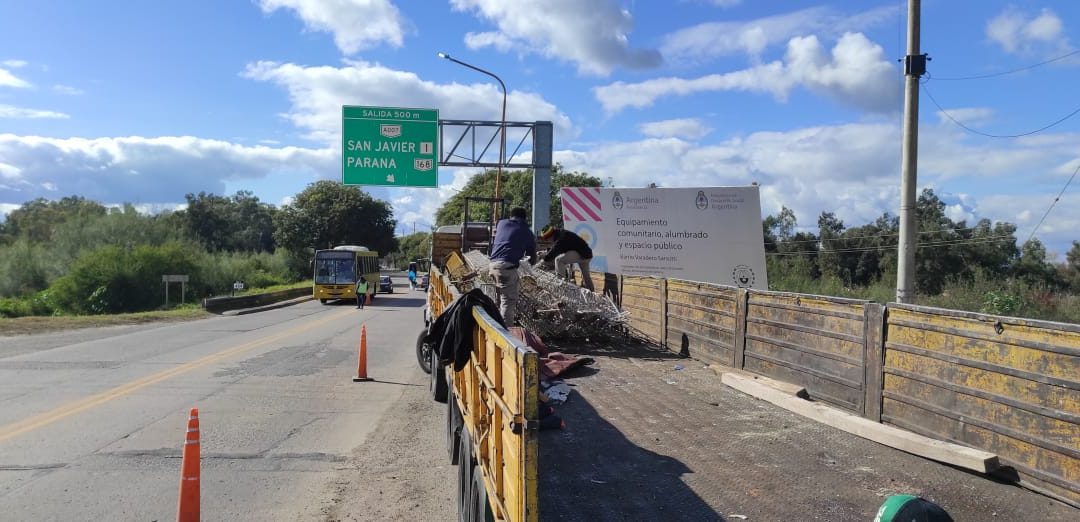 AVANZA LA REPARACION DEL PUENTE CARRETERO CON EL MONTAJE DE LOS ANDAMIOS