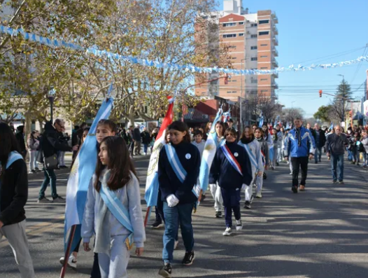Firme defensa a la industria en el aniversario de la Independencia en Villa Constitución