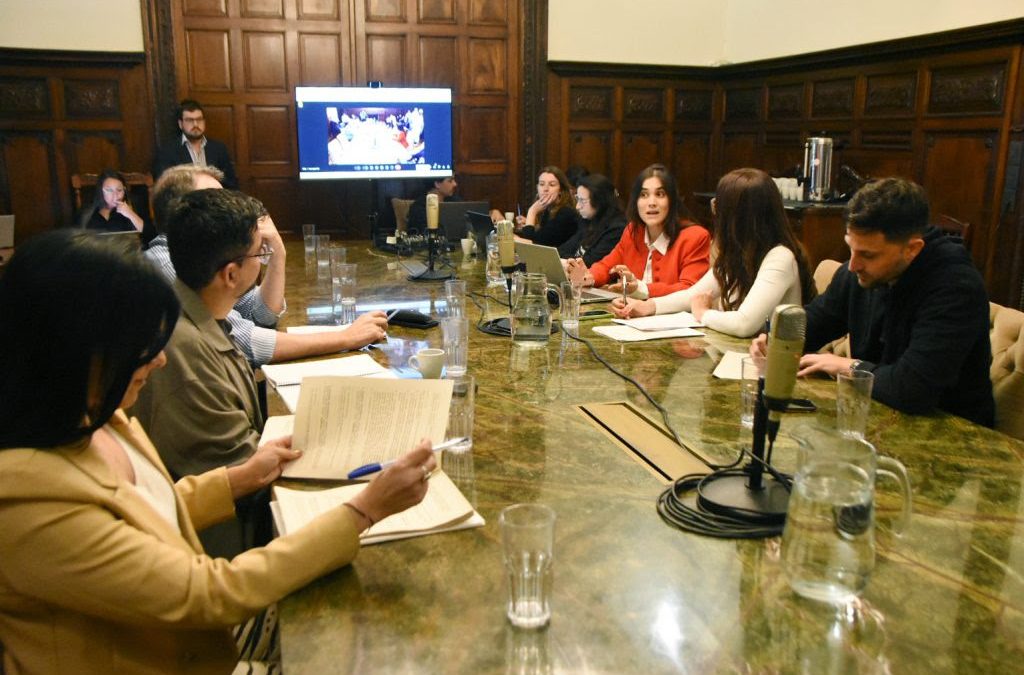 Proveído para incorporar vasos ecológicos en Colectividades