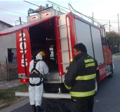 Rescataron a un perro caído en un aljibe en desuso de San Lorenzo