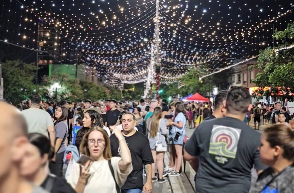 En San Lorenzo, las ventas navideñas fueron un éxito: destacan el impacto de las atracciones desplegadas en la avenida