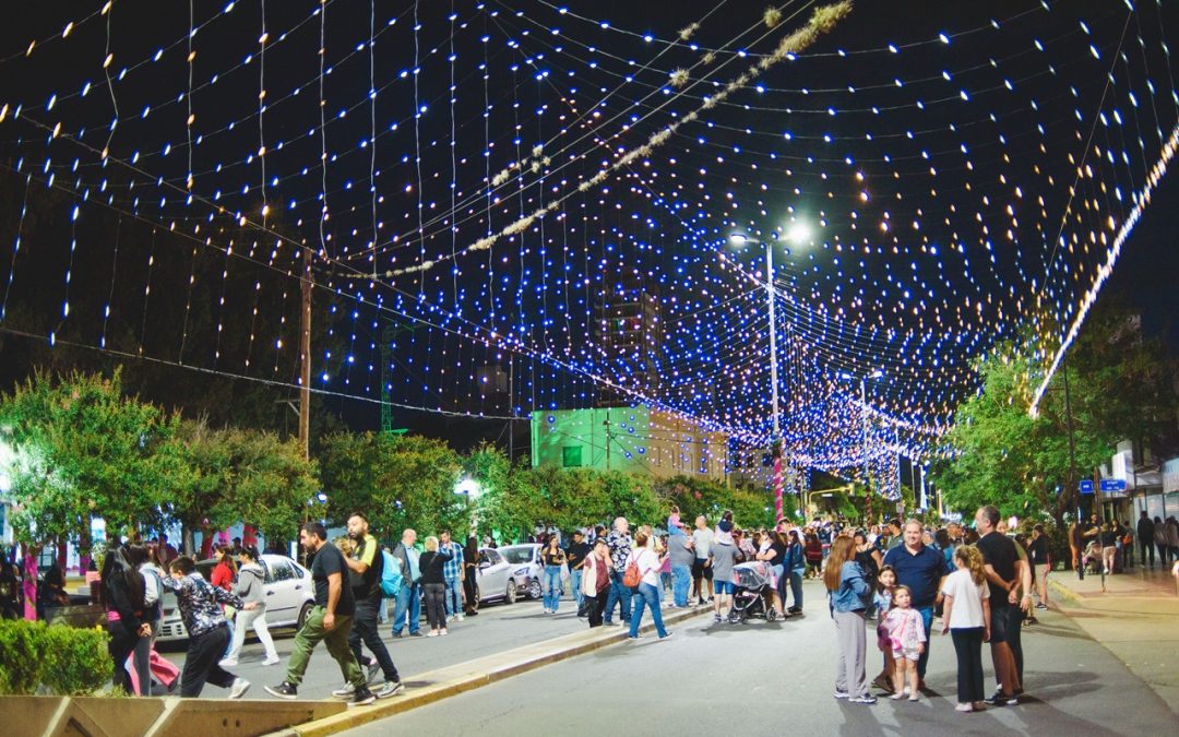 San Lorenzo se iluminó de Navidad con el encendido de las luces navideñas en la avenida San Martín