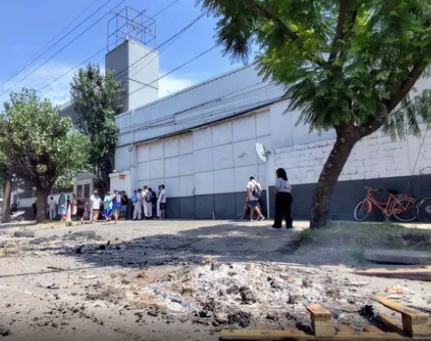 Conciliación obligatoria por los 75 despidos en el frigorífico de Villa Gobernador Gálvez