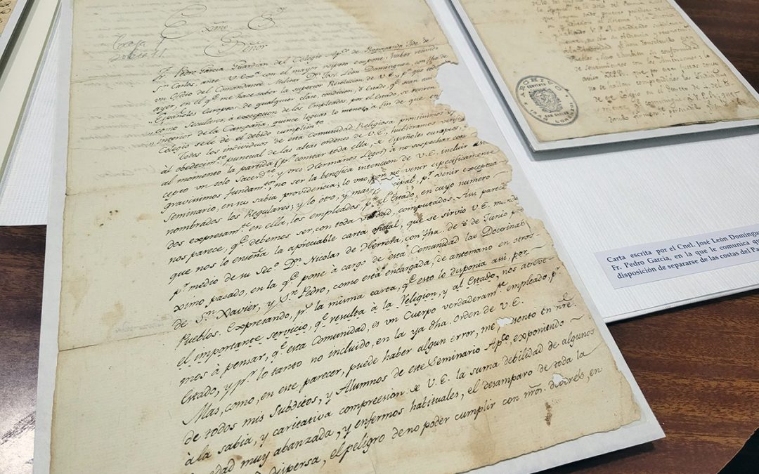 Se inaugura una muestra de cartas históricas con un manuscrito del general San Martín