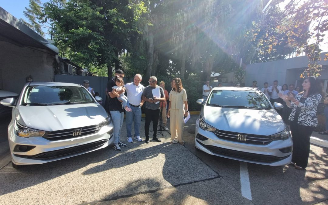 De Grandis entregó tres autos 0KM a los trabajadores municipales ganadores de la fiesta de la familia municipal