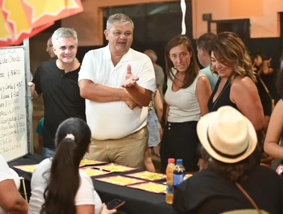 Noche de Colectividades: Villa Gobernador Gálvez celebra su 137º aniversario