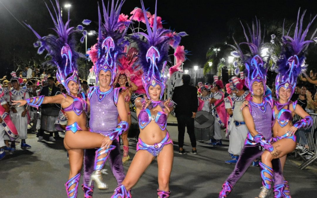 Carnaval en Puerto: color, energía, y magia para el regreso de una fiesta popular con el cierre de La Mosca