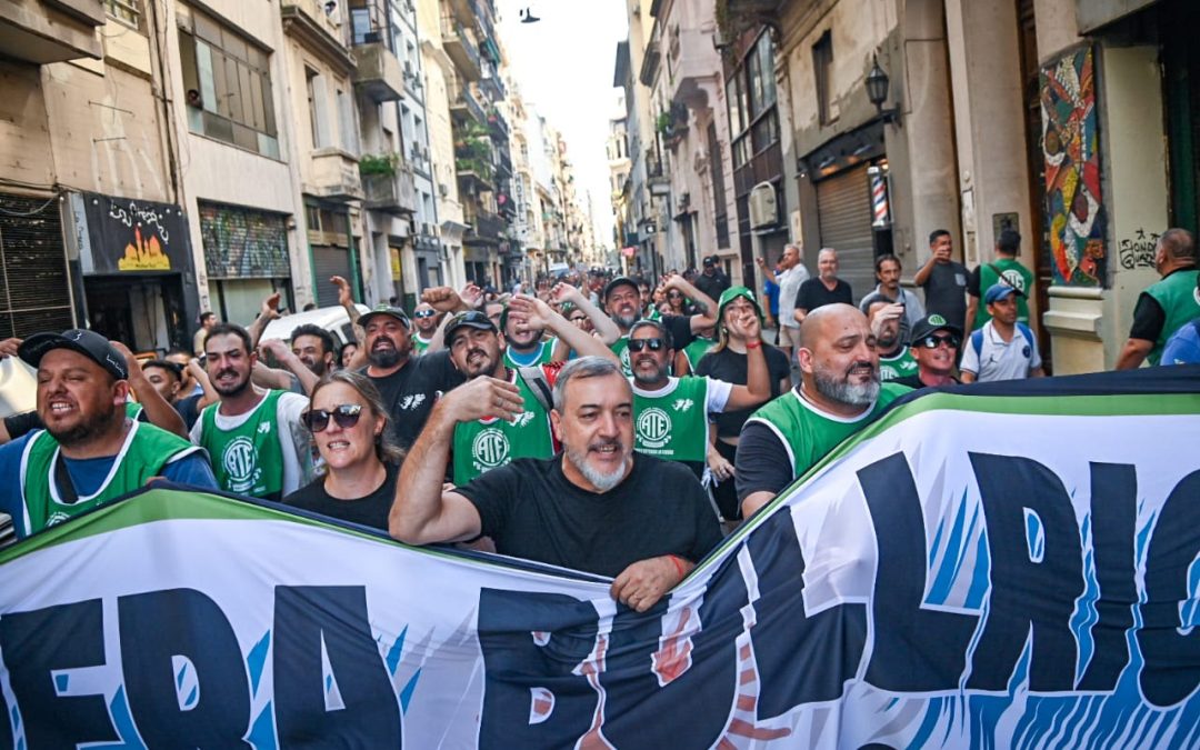 ATE realiza una escala previa a la huelga de la CGT: Paro y movilización el 27 para evitar 50.000 despidos
