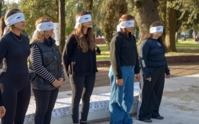 San Jorge convocó a la agrupación feminista -Las Chuecas- para realizar una intervención en el memorial “Interrumpidas”