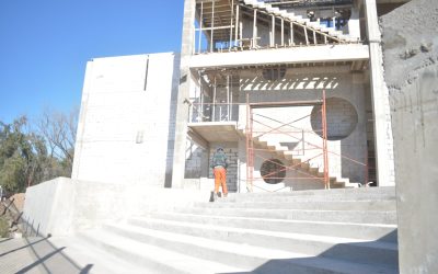 De Grandis recorrió las obras de las salas de cine 4D en el Puerto de las Infancias