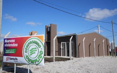 Pullaro entregó viviendas en Villa Eloísa y valoró la eficiencia del Estado para llevar adelante obra pública